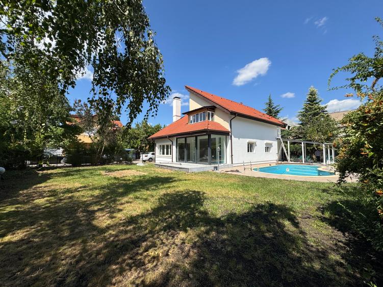 Casă individuală cu 4 camere cu Piscina în Pipera