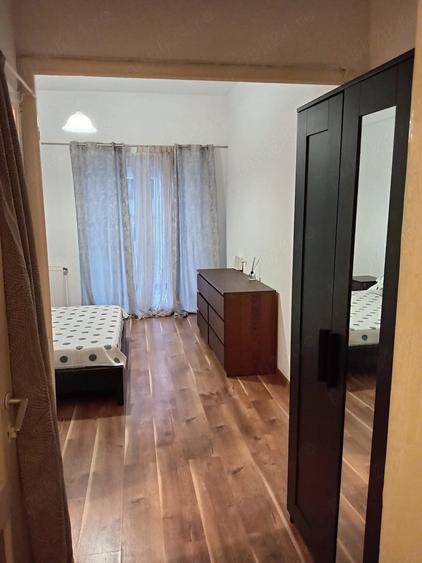 Apartament cu 3 camere decomandat în Calea Victoriei