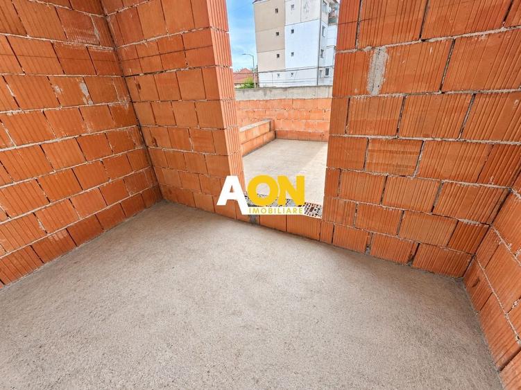 Apartament cu 3 camere decomandat în Cetate
