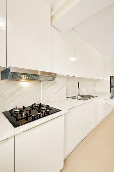 Apartament cu 3 camere decomandat în Barieră