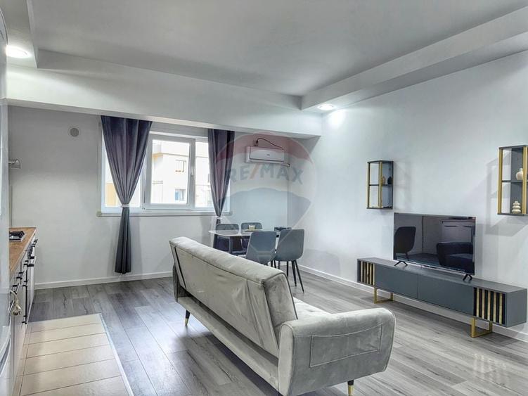 Apartament cu 3 camere semidecomandat, mobilat în Ștefăneștii de Jos