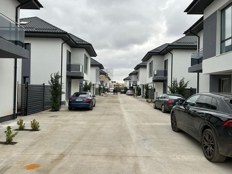 Casă individuală cu 5 camere cu Teren 300 Mp în Central