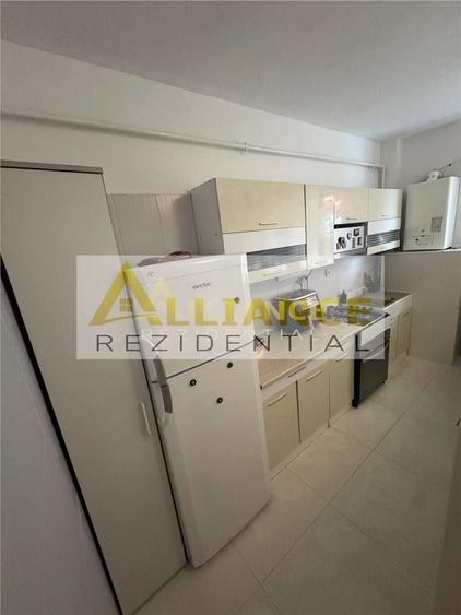 Apartament cu 2 camere decomandat în Apărătorii Patriei