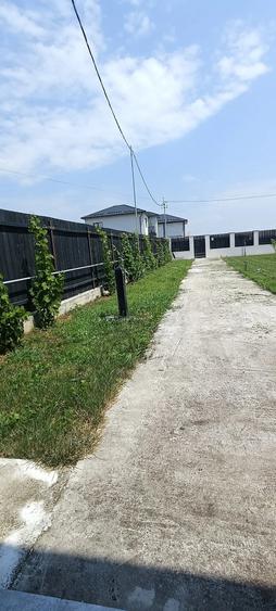 Casă cu 3 camere cu Teren 1000 Mp în Săcueni