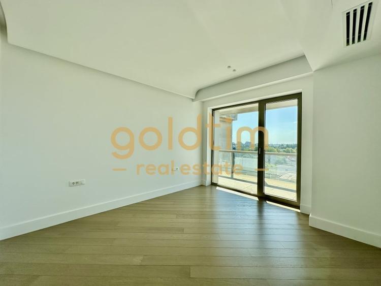 Apartament cu 4 camere decomandat în Pipera