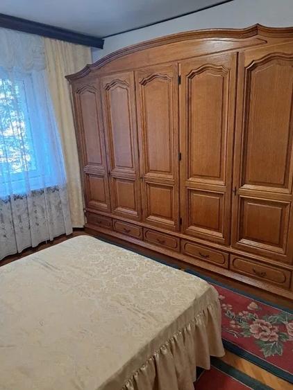 Apartament cu 3 camere decomandat în Obor