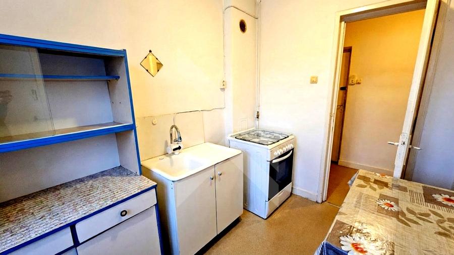 Apartament cu 2 camere semidecomandat, mobilat în Hunedoara