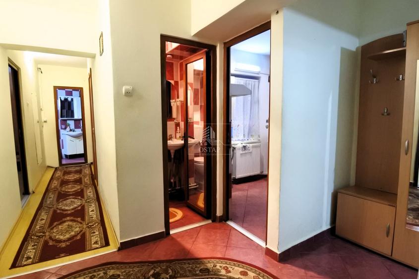 Apartament cu 3 camere decomandat în Republicii
