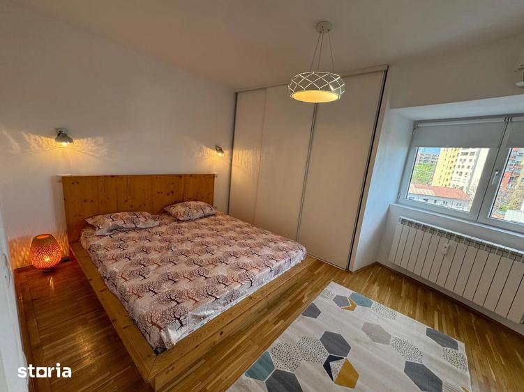 Apartament cu 2 camere semidecomandat, mobilat în P-ța Alba Iulia