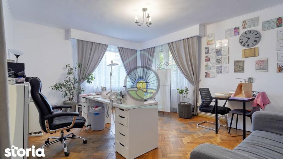Casă cu 3 camere decomandat cu Canalizare în Florilor