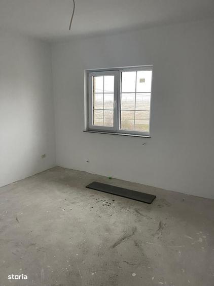 Vand casa individuala cu trei dormitoare si doua bai - 11