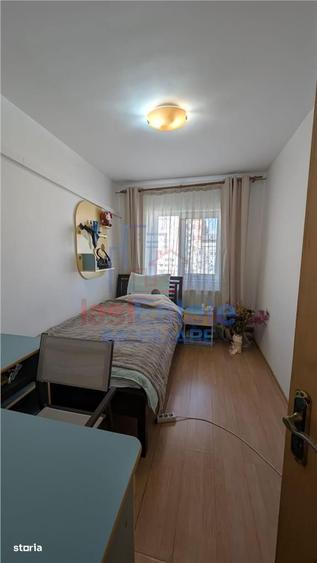 Apartament cu 3 camere decomandat în Canta