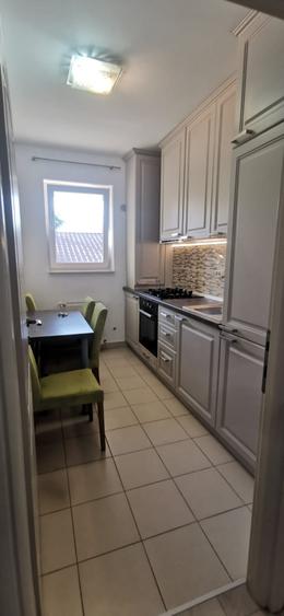 Apartament cu 3 camere decomandat, mobilat în Tineretului