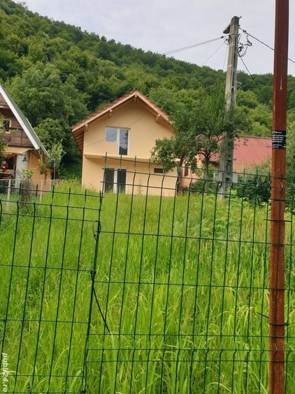 Casă cu 6 camere în Borlova