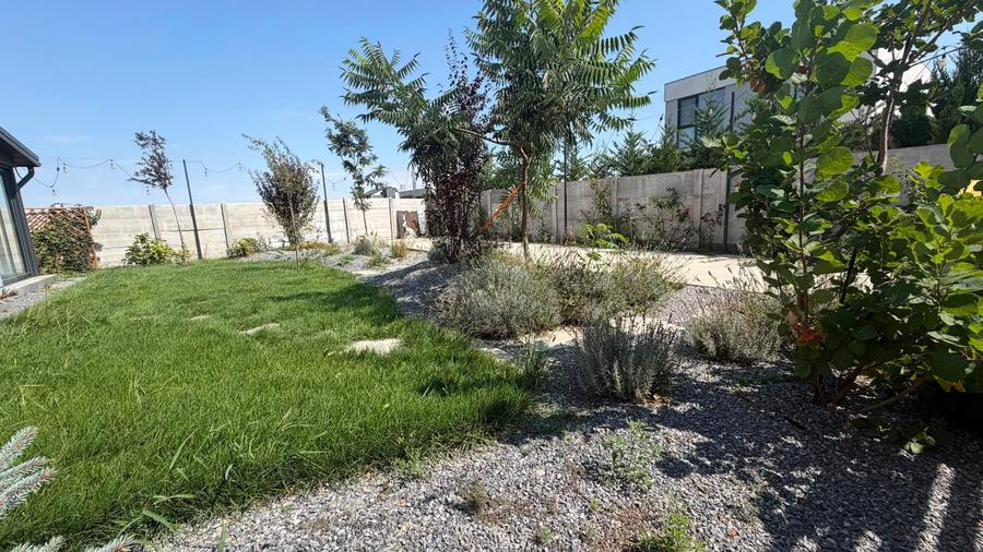Casă individuală cu 4 camere cu Teren 450 Mp în Tunari