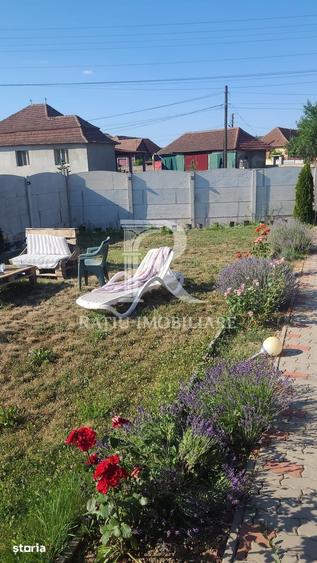 Casă cu 3 camere cu Teren 1100 Mp în Brusturi
