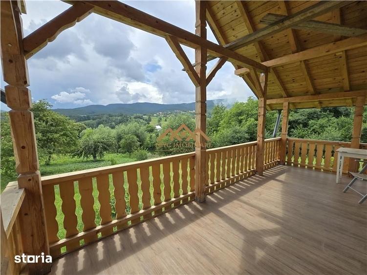 Casă cu 4 camere cu Teren 2500 Mp în Cacica