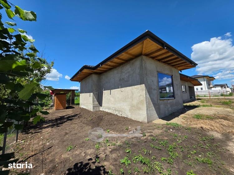 Casă cu 3 camere cu Teren 459 Mp în Miroslava