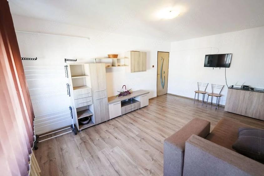 Apartament cu 2 camere decomandat în Rovine