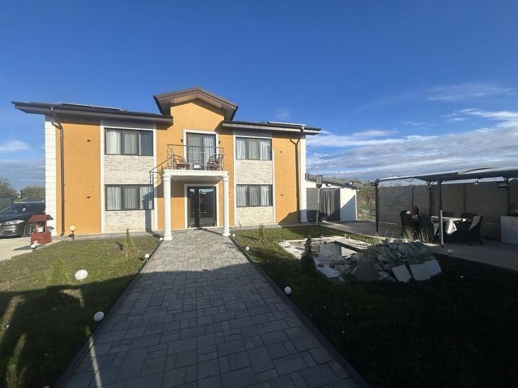 Casă cu 4 camere în Central