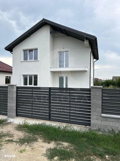 Casă cu 4 camere în Mărăcineni