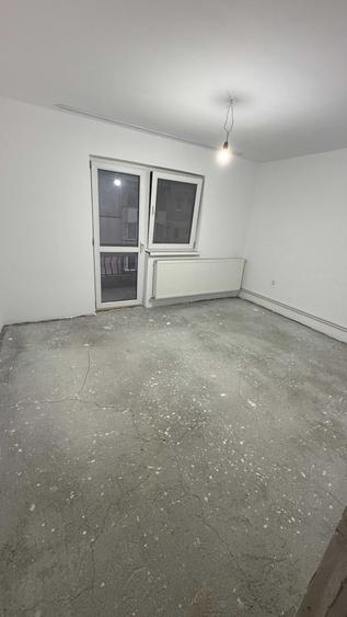 Apartament cu 2 camere decomandat în Slătinioara