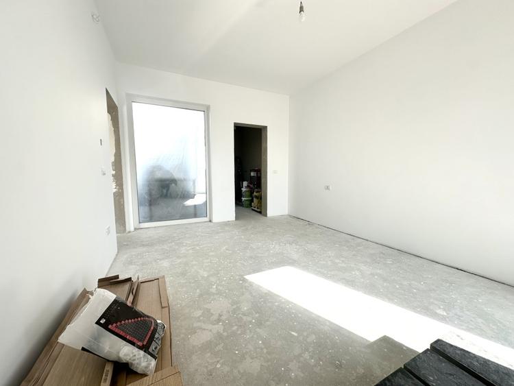 Duplex cu 4 camere cu Canalizare în Dumbrăvița