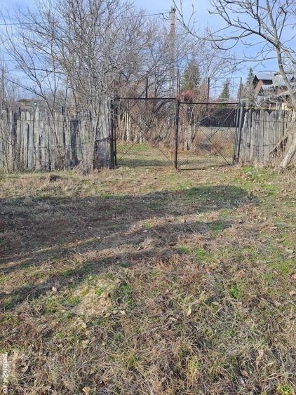 Teren de 1988 mp, în Florești