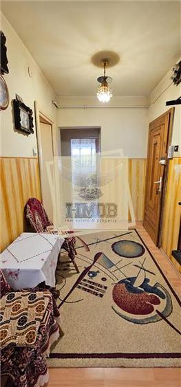 Apartament cu 4 camere decomandat, mobilat în Turnișor