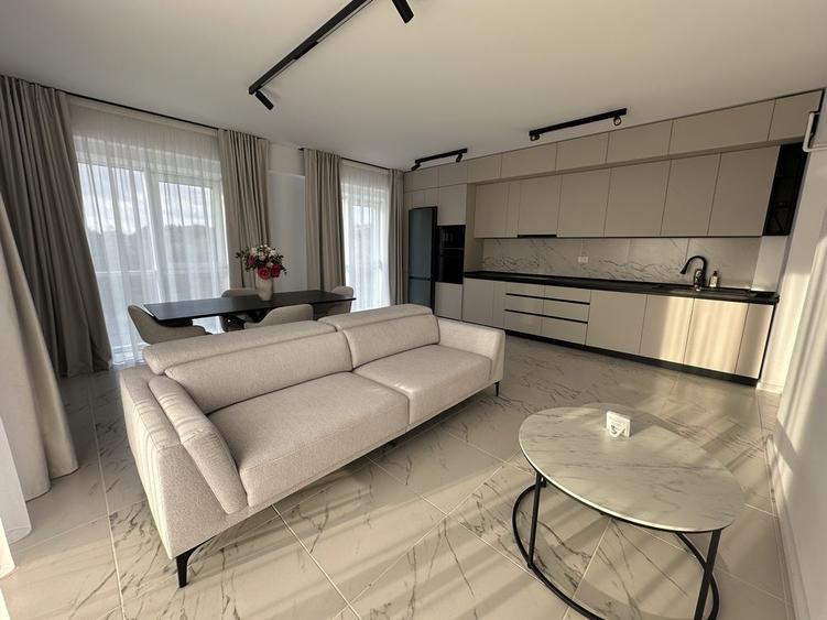 Apartament cu 3 camere semidecomandat, mobilat în Copou