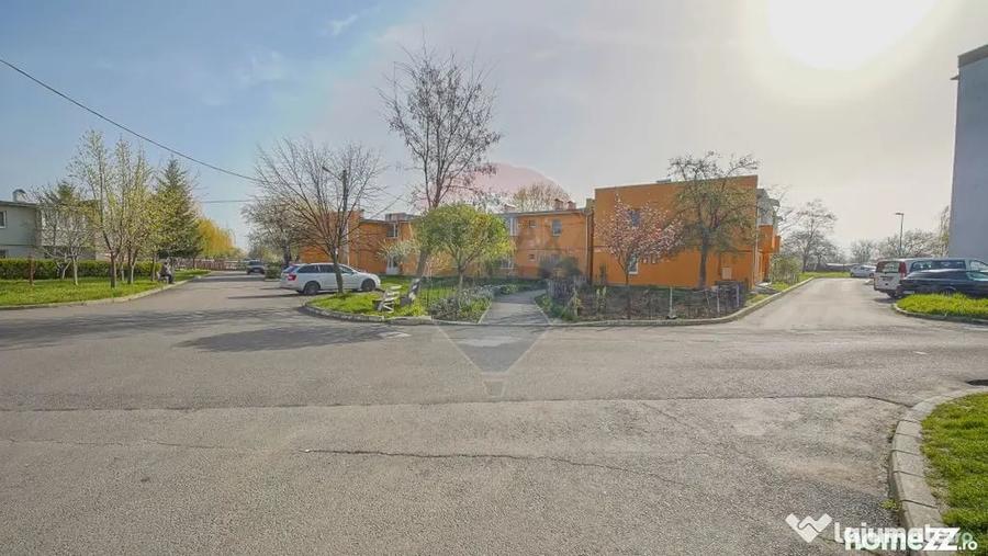 Apartament cu 4 camere semidecomandat în Stupini