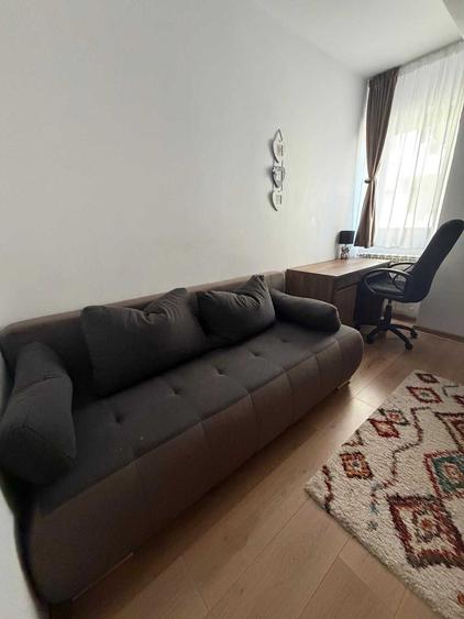 Apartament cu 3 camere decomandat în Valea Adâncă