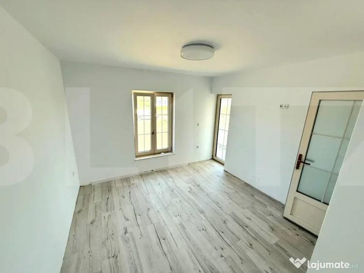 Casă cu 7 camere cu Teren 898 Mp în Central