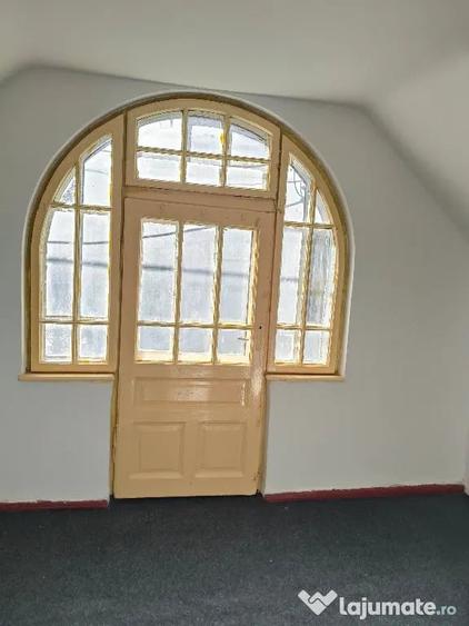 Apartament cu 3 camere decomandat în Predeal