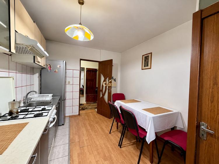 Apartament cu 3 camere decomandat, mobilat în Plopilor