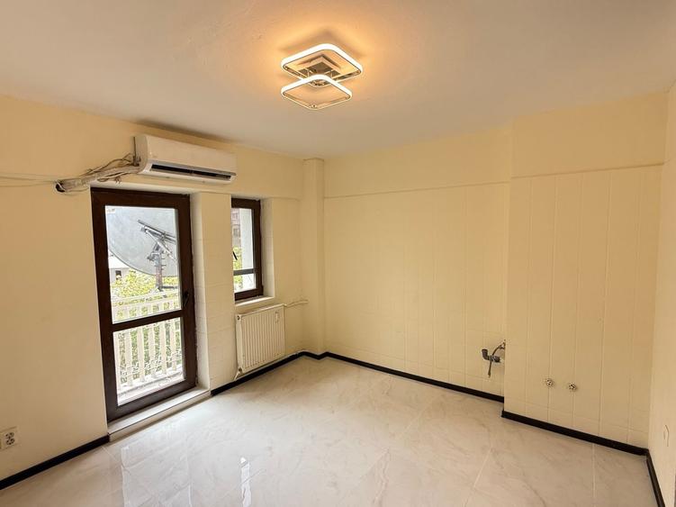 Apartament cu 4 camere decomandat în Unirii