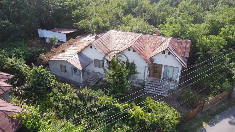 Casă cu 5 camere cu Teren 2407 Mp în Găgeni