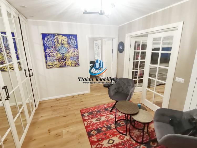 Apartament cu 3 camere semidecomandat în Mărăței