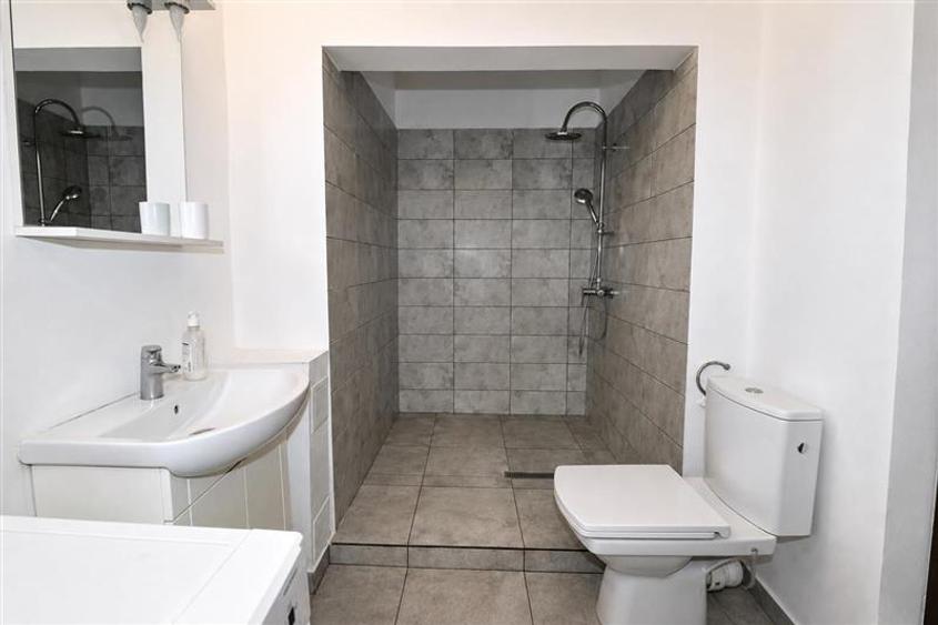 Apartament cu 2 camere decomandat, mobilat în Centrul Istoric