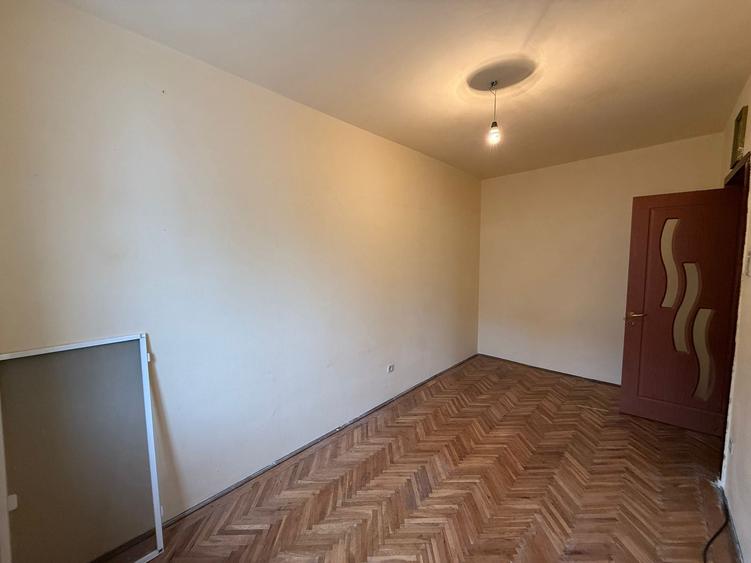 Apartament cu 3 camere circular în Minerul