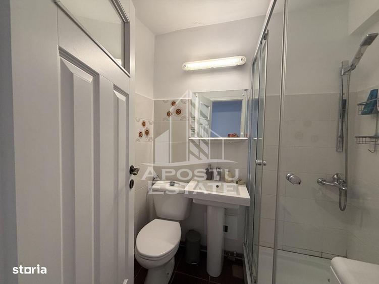 Apartament cu 3 camere, mobilat în Central