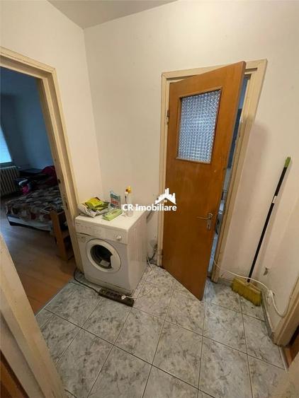 Apartament cu 3 camere semidecomandat în Apărătorii Patriei
