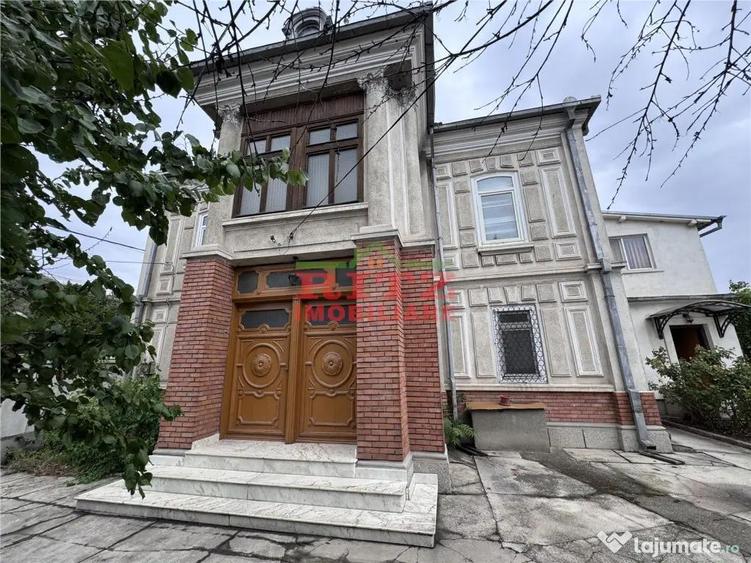 Casă cu 7 camere cu Teren 938 Mp în Orașul de Jos