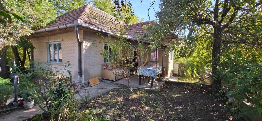 Casă cu 4 camere cu Teren 500 Mp în Central