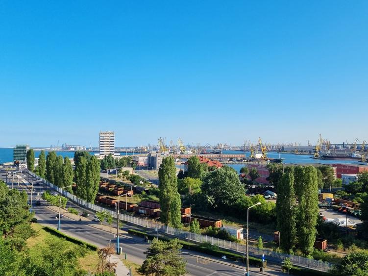 Apartament cu 2 camere semidecomandat în Peninsula