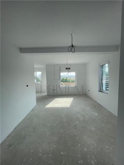 Duplex cu 3 camere cu Canalizare în Moșnița Nouă