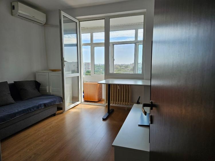 Apartament cu 3 camere decomandat în Giurgiului