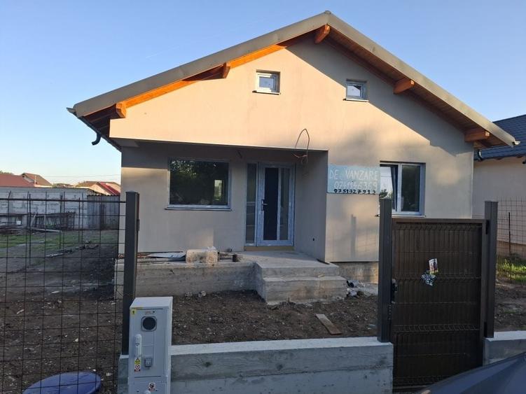 Casă cu 3 camere în Agigea