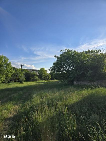 Teren de 8500 mp, în Central