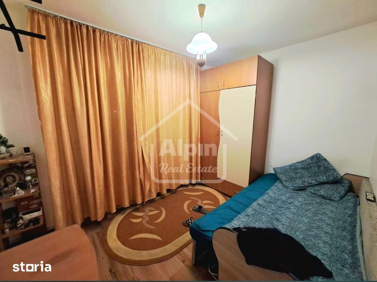 Apartament cu 3 camere decomandat în Dârste